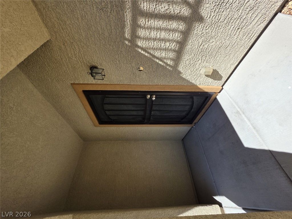 9920 Turquoise Glass Court — photo 5