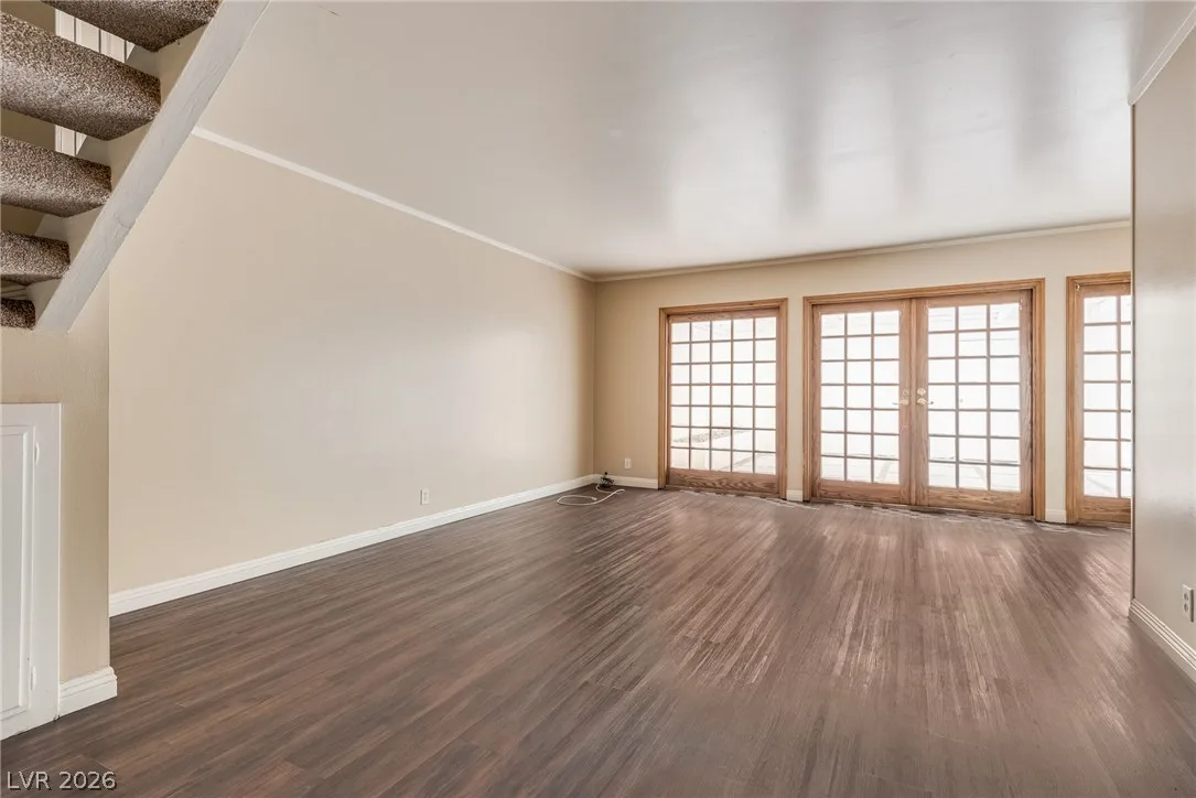 3016 El Camino Avenue — photo 2