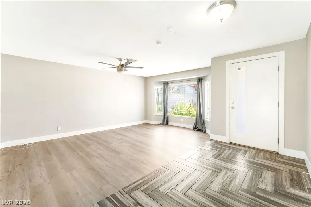 1713 BARNARD Drive — photo 3