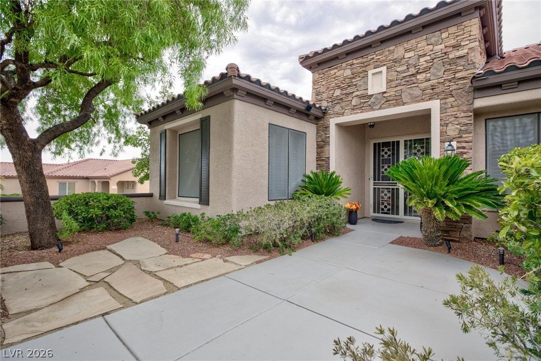 2120 Twin Falls Drive — photo 3