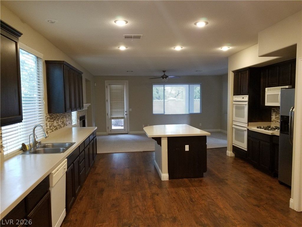 3412 LACEBARK PINE Street — photo 3