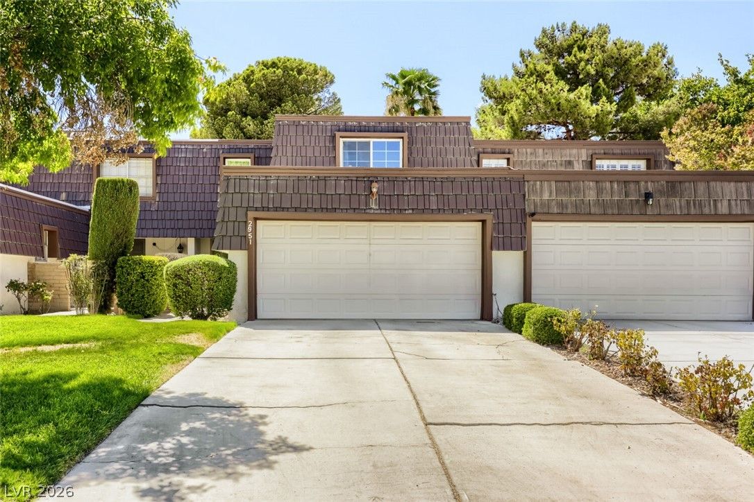 2951 Pinehurst Drive — photo 2