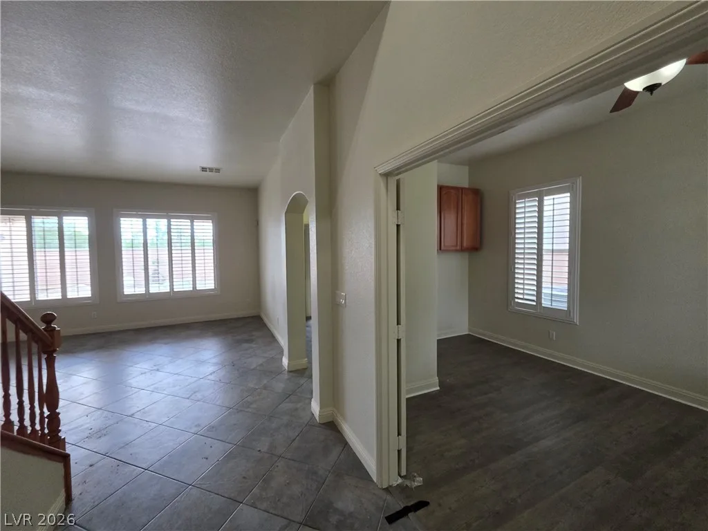 9622 Staff Lane — photo 3
