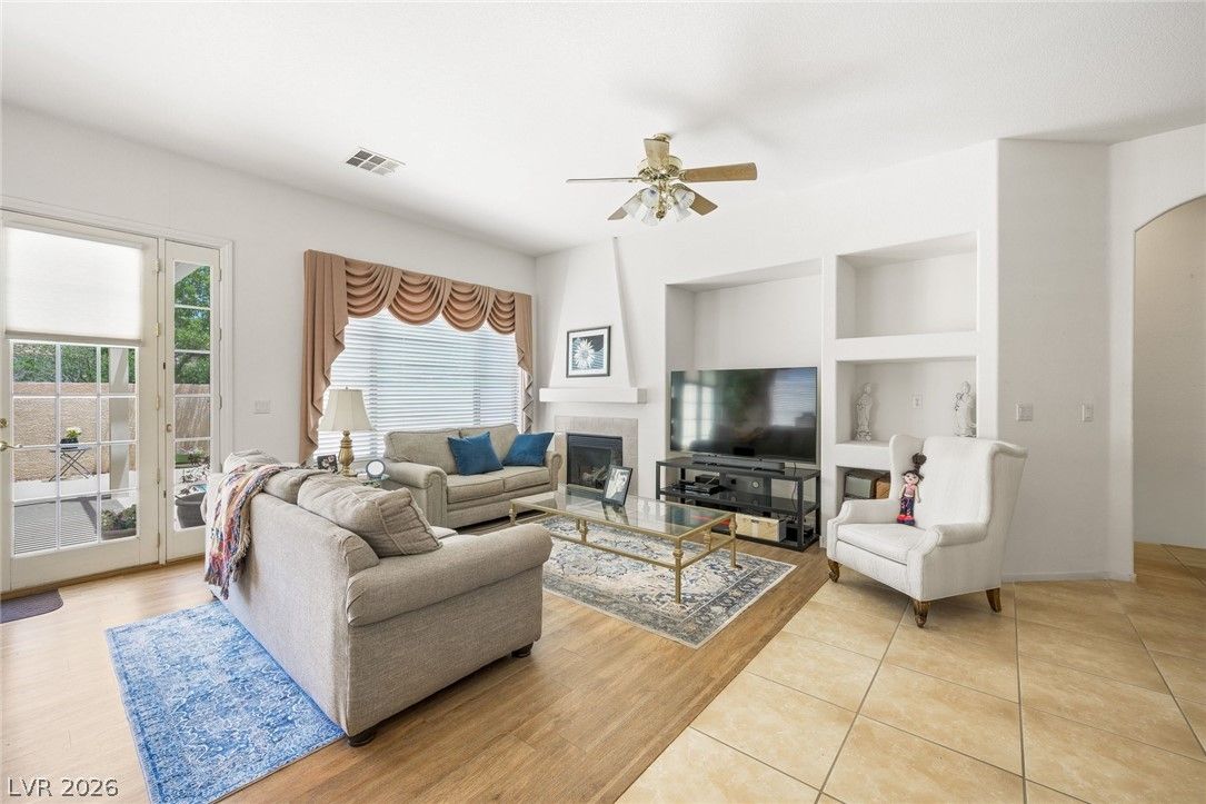 10860 Scamadella Street — photo 2