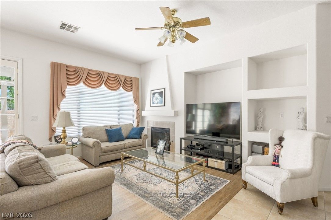 10860 Scamadella Street — photo 3