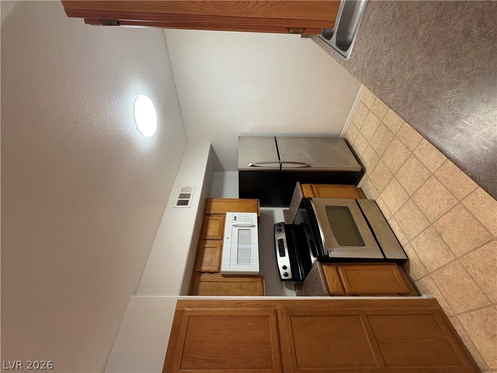 7255 West Sunset Road 2023 — photo 5 of 24