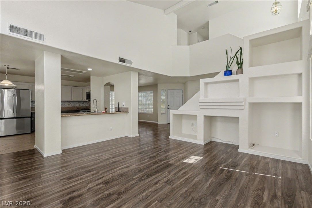8216 Hollister Avenue — photo 4
