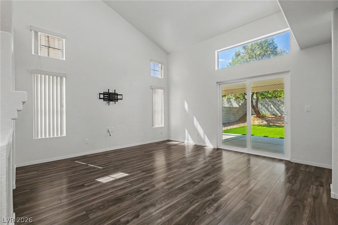 8216 Hollister Avenue — photo 5