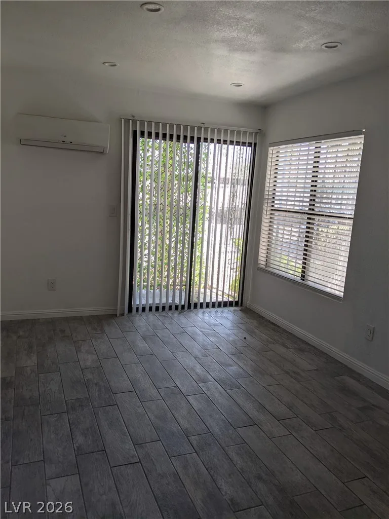 500 Elm Drive 104 — photo 4