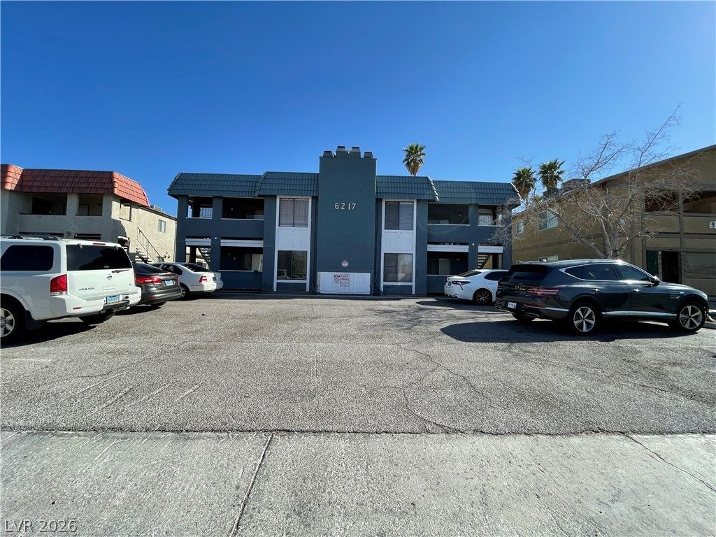 6217 Bellota Drive D — photo 2