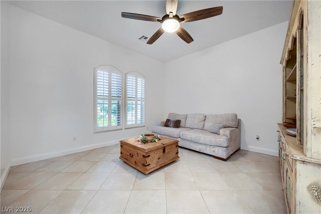 8865 West El Campo Grande Avenue — photo 5