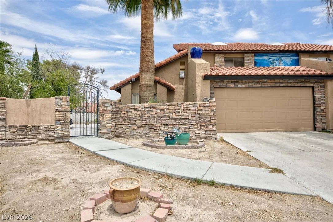 2201 Alia Court — photo 2