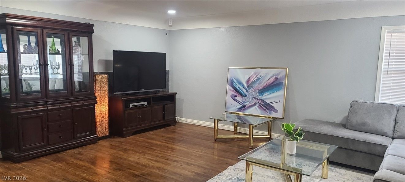 2200 South 6th Street — photo 4 of 10