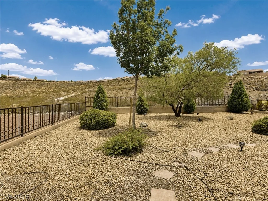 2123 Pepperell Avenue — photo 3