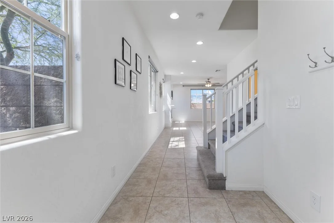 10925 Jordyn Hill Street — photo 2
