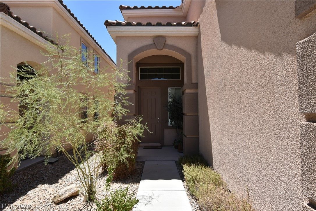 6153 Pine Banks Court — photo 2 of 35