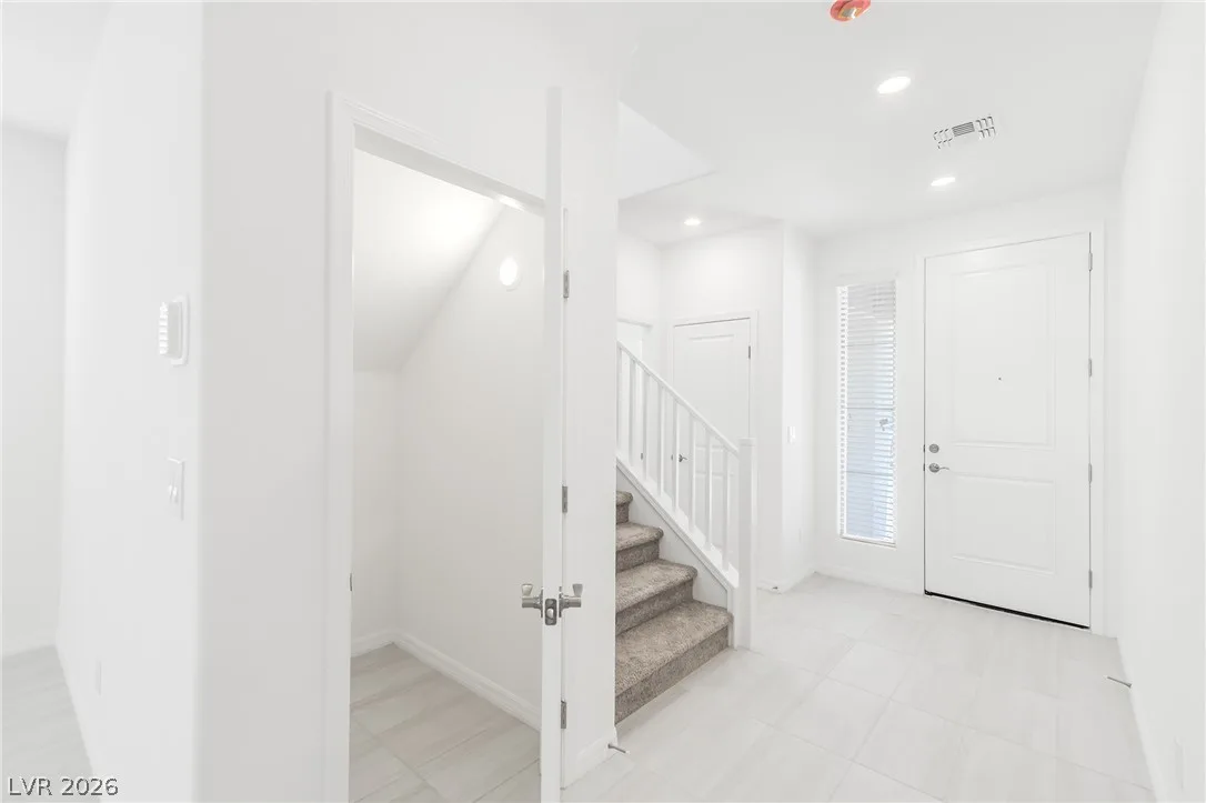 5749 Tioga Way — photo 5