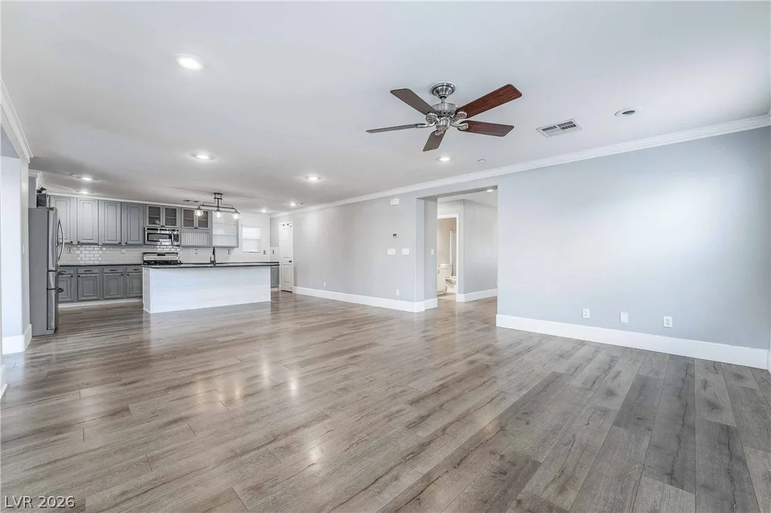 3220 Mist Effect Avenue — photo 4