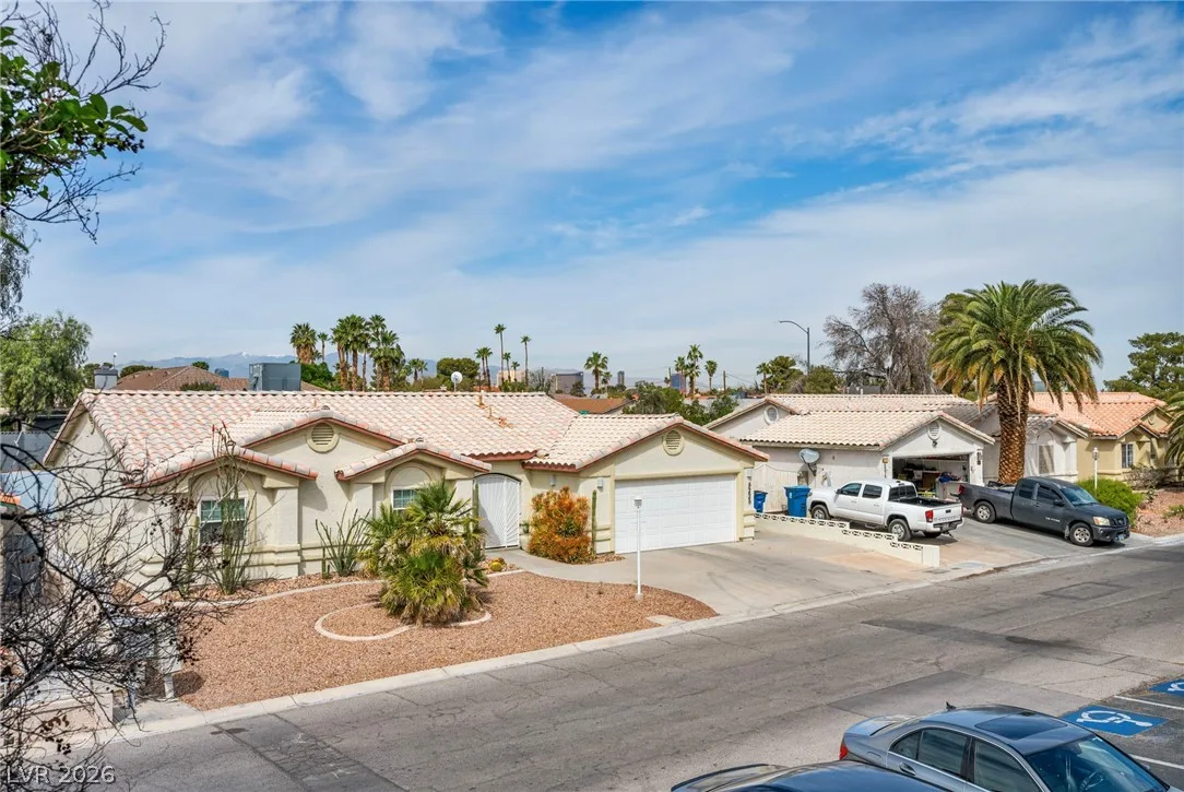5222 Mandalay Springs Drive 201 — photo 3