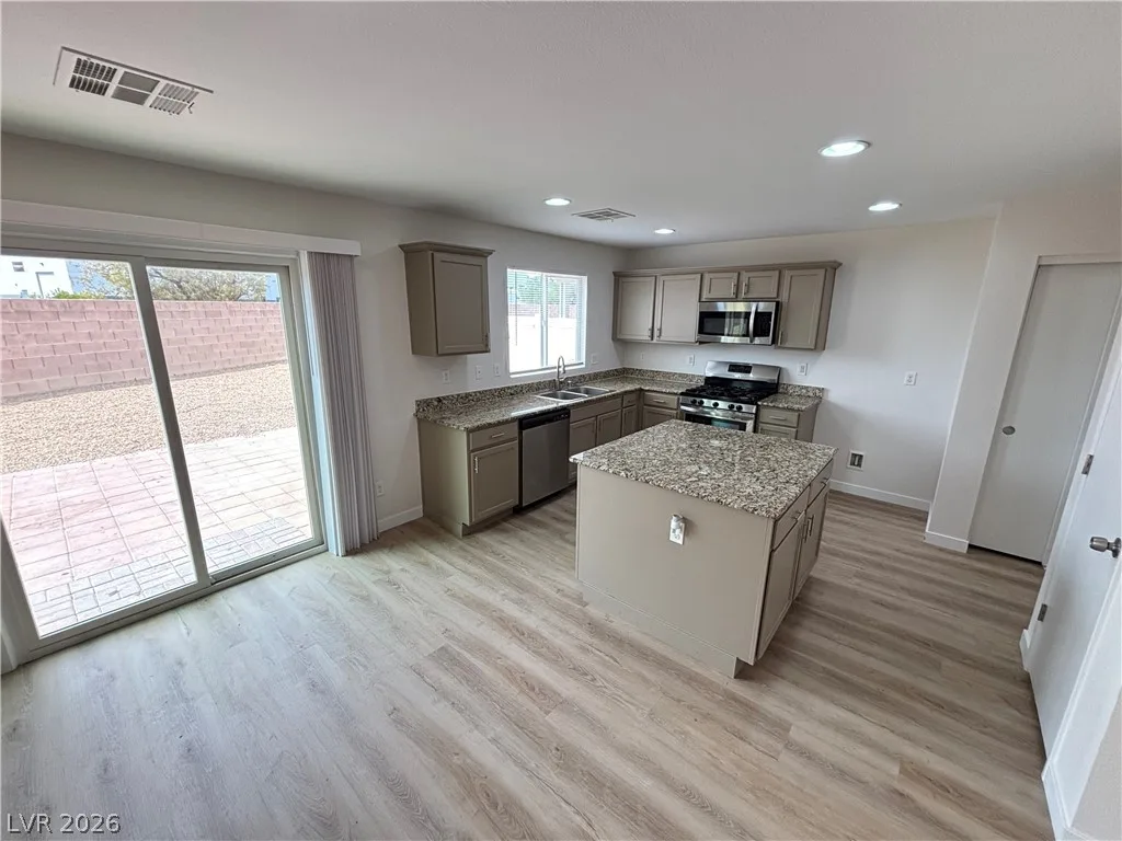 1729 Ronzard Avenue — photo 4