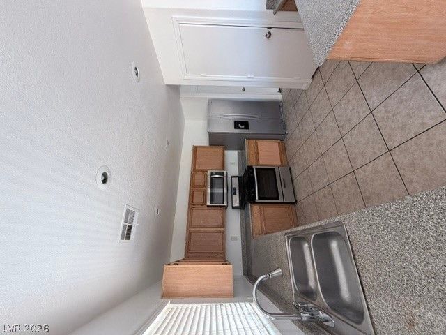 2184 DRAGONSLAYER Avenue — photo 3 of 14