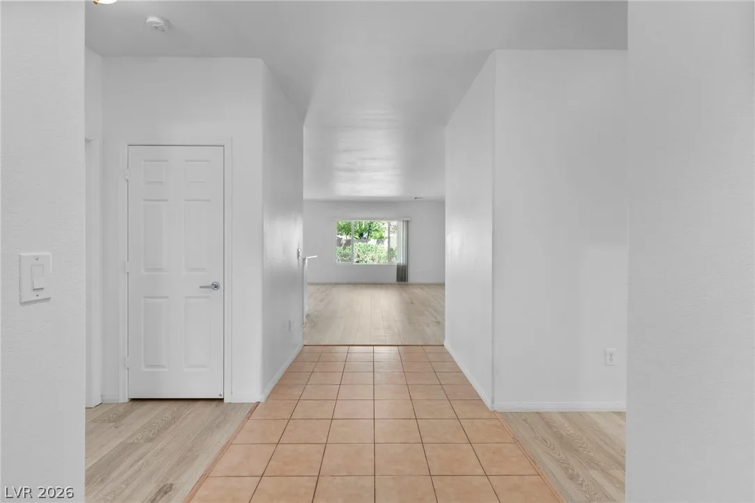 2250 Sandstone Cliffs Drive — photo 4