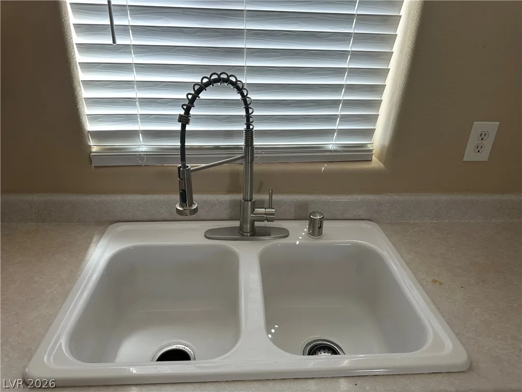 2120 Fred Brown Drive — photo 5