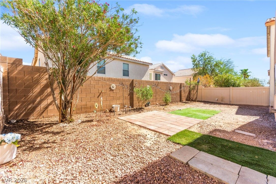 8960 Catfish Stream Avenue — photo 5