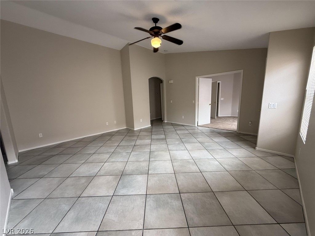 4892 Perrone Avenue — photo 4 of 23