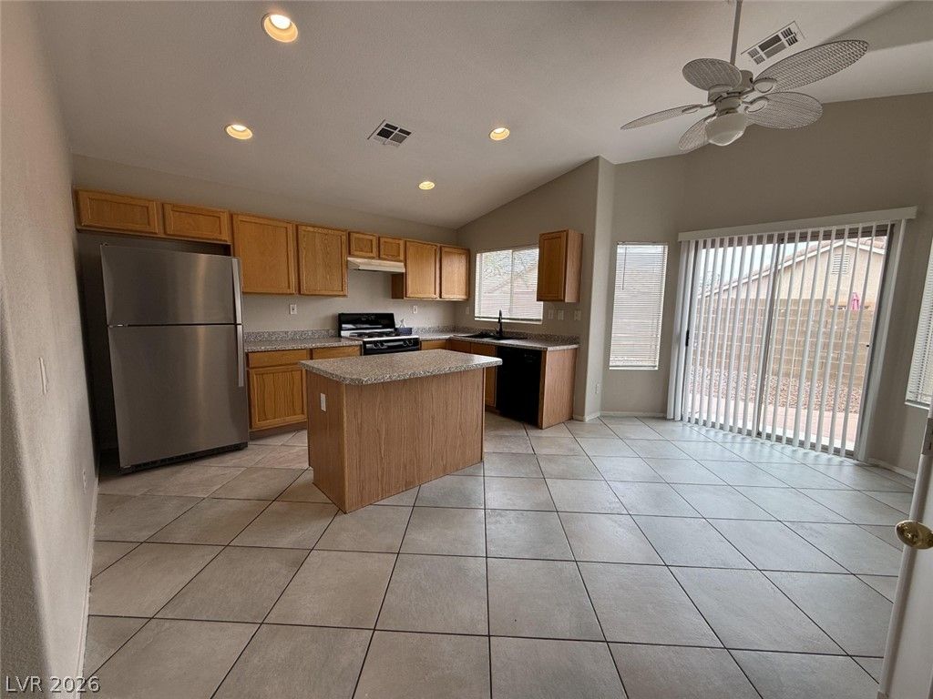 4892 Perrone Avenue — photo 5 of 23