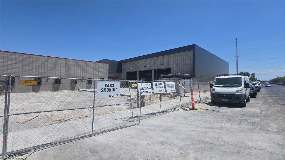 2405 McCarran Street — photo 3