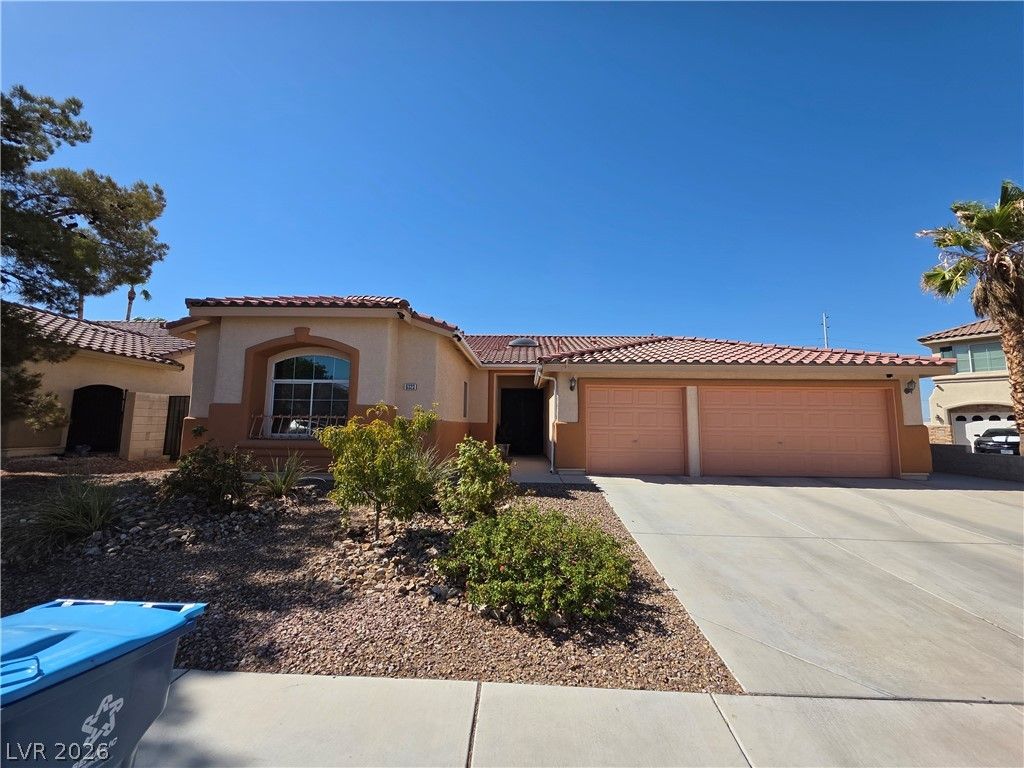 6323 Mahogany Peak Avenue — photo 3