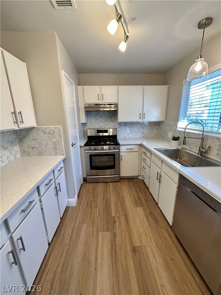 4100 Woodgreen Drive — photo 2