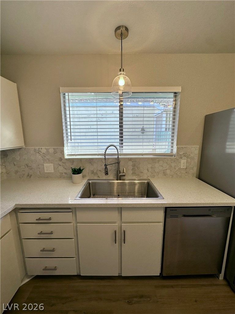 4100 Woodgreen Drive — photo 3