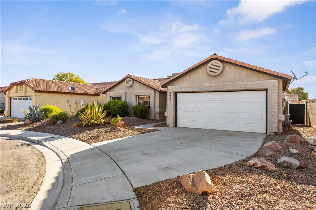 6637 Coastal Breeze Court — photo 2