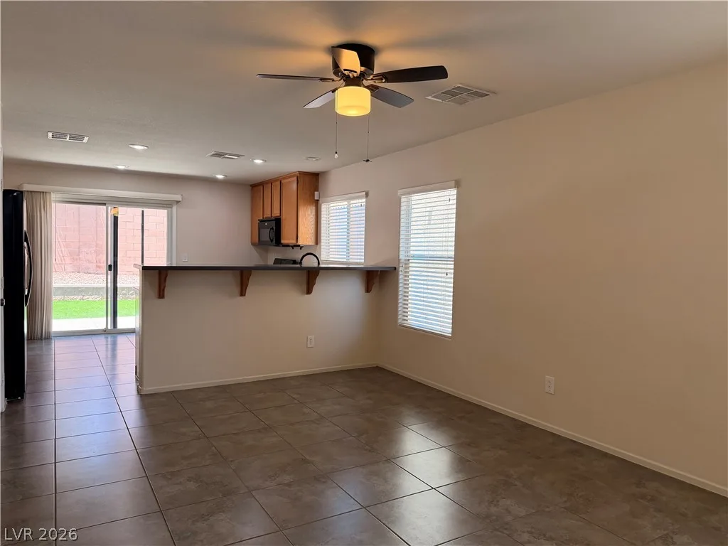469 Royal Bridge Drive — photo 2
