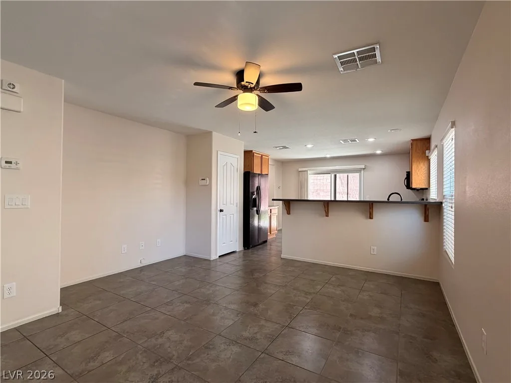 469 Royal Bridge Drive — photo 3