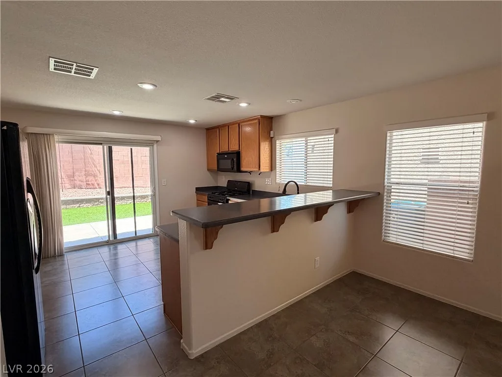 469 Royal Bridge Drive — photo 4