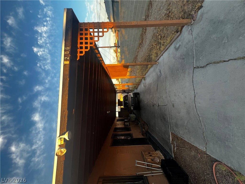 1206 I Street — photo 4 of 23