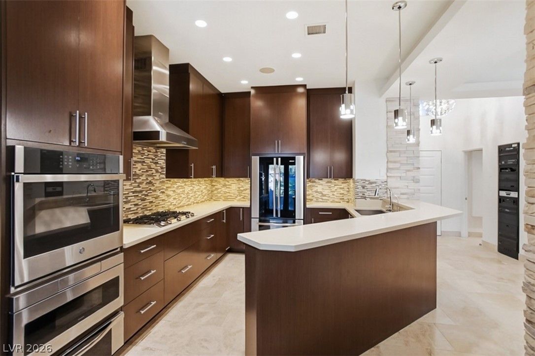 7146 Mission Hills Drive — photo 3
