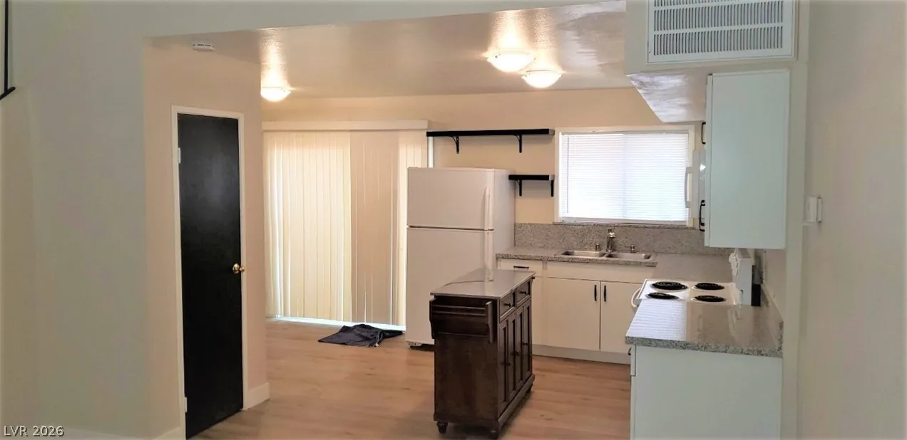5118 Garden Lane C — photo 2