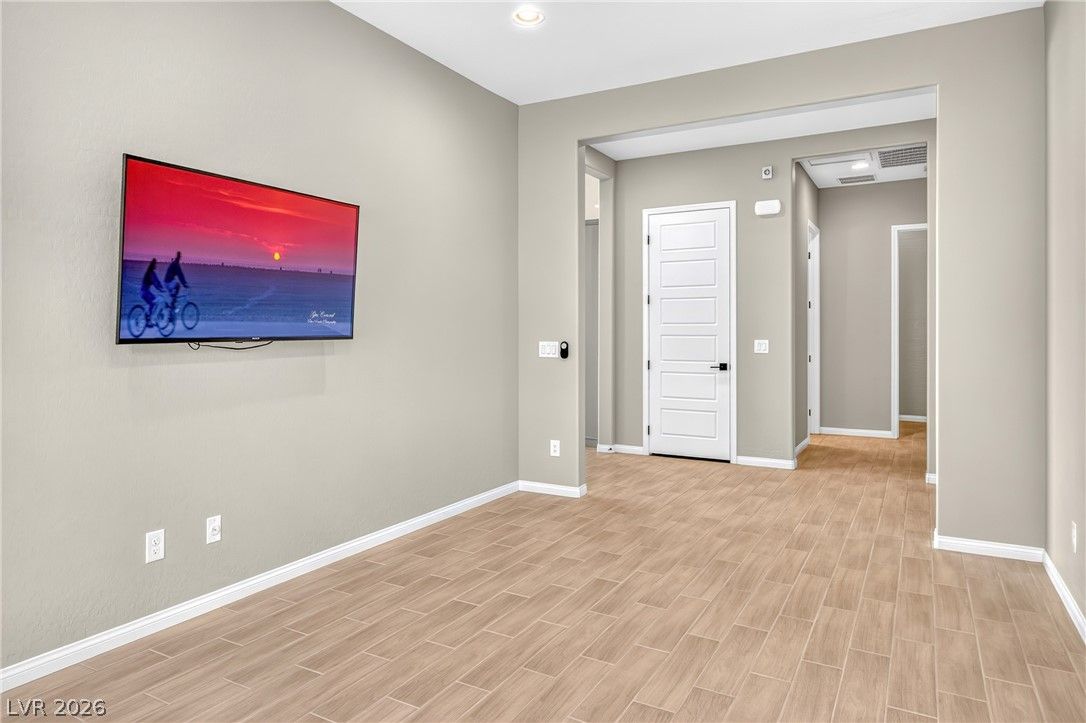 8762 Jesolo Court — photo 2 of 22