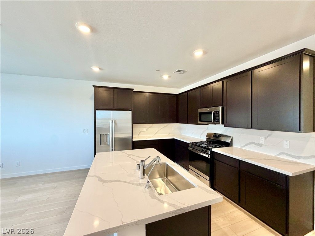1502 Eva Crossing Place — photo 2