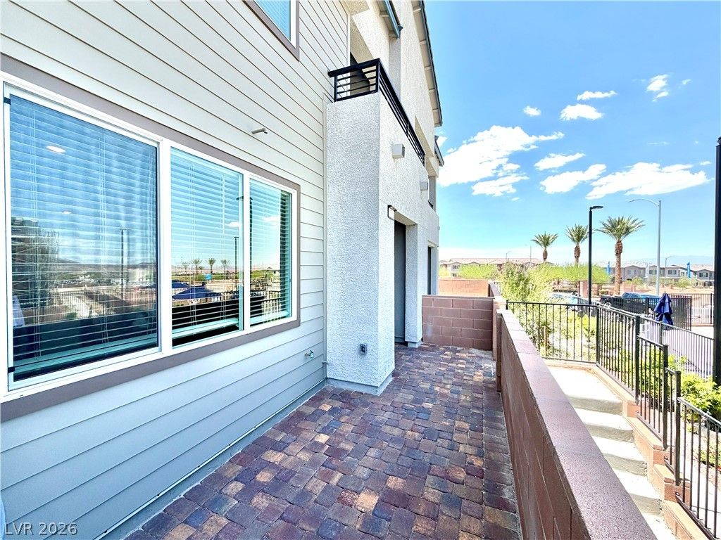 1502 Eva Crossing Place — photo 5