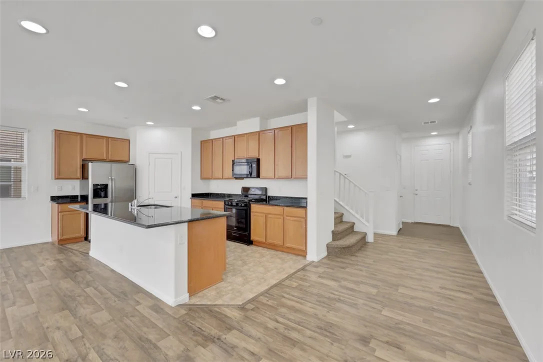 935 SPIRACLE Avenue 0 — photo 2