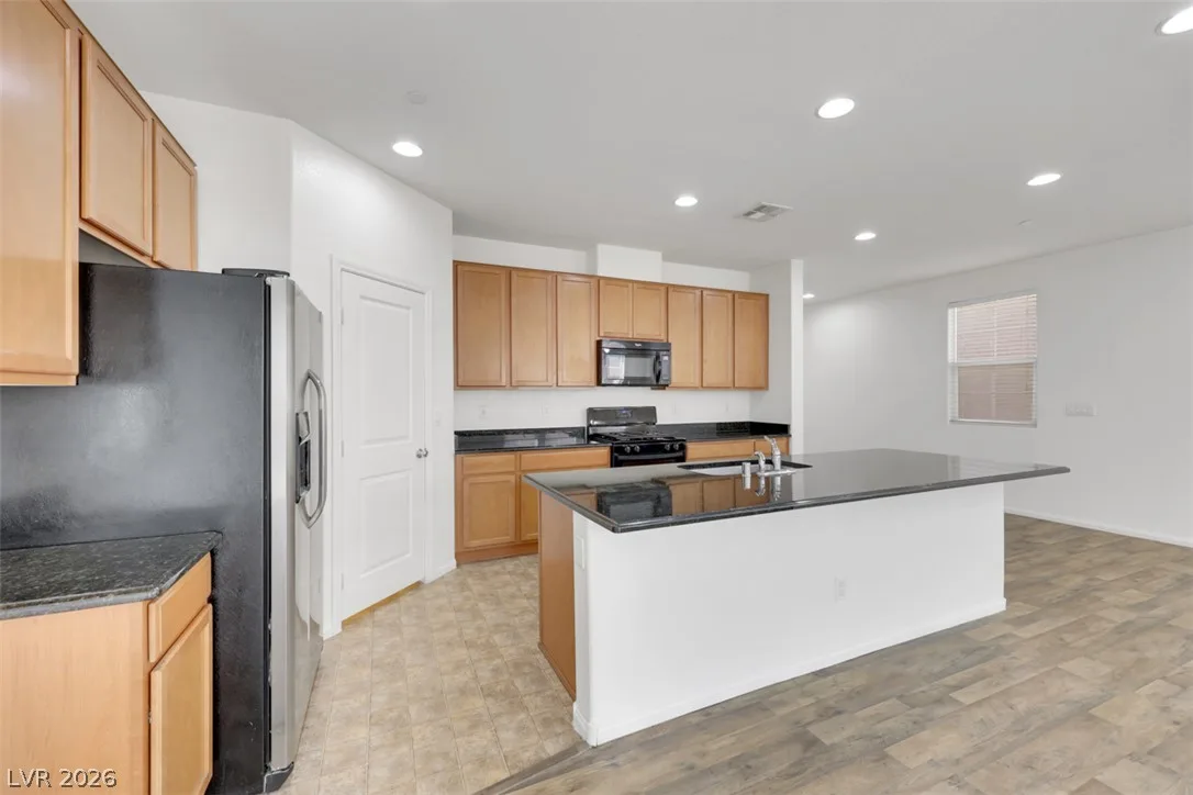 935 SPIRACLE Avenue 0 — photo 4