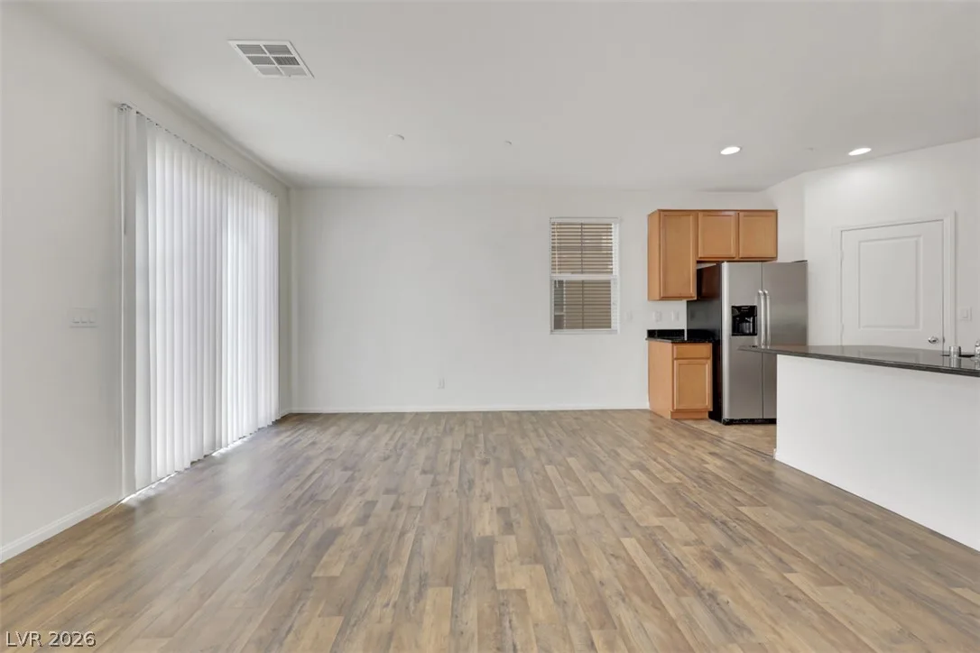 935 SPIRACLE Avenue 0 — photo 5