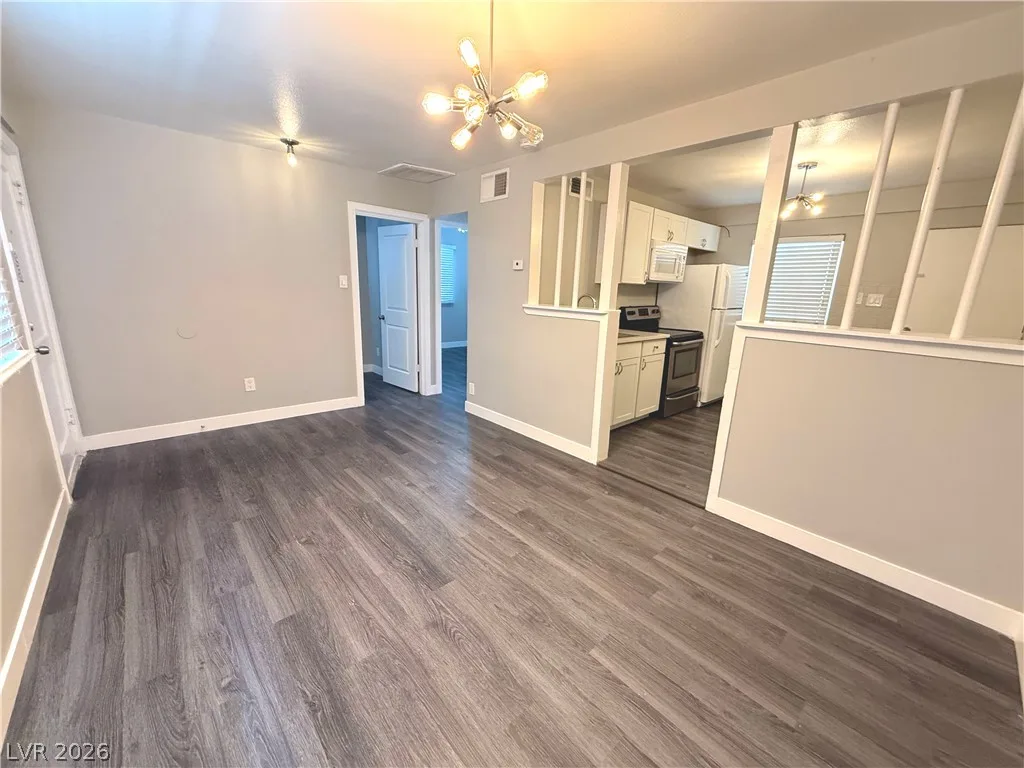 221 South 10th Street 8 — photo 2