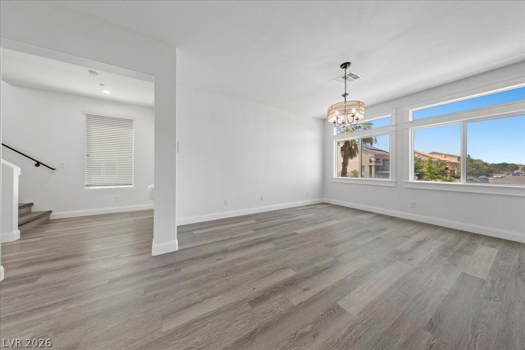 6050 Belvedere Canyon Avenue — photo 5 of 27