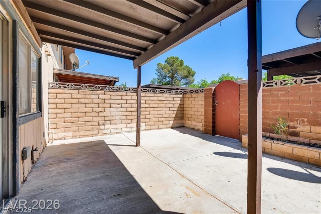 6156 Meadow Vista Lane — photo 2 of 11